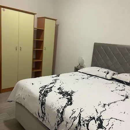 Apartment Robies *